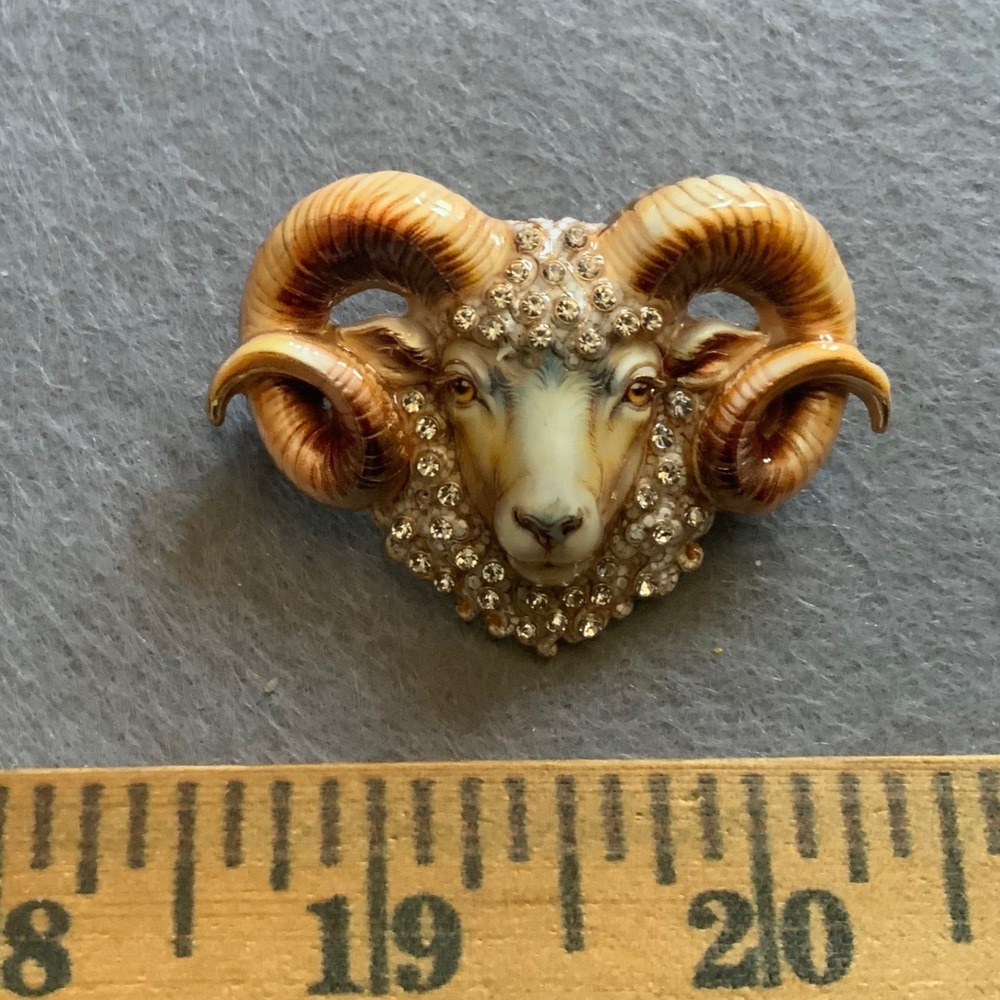 Vintage Ram Head Brooch Enamel Rhinestone Aries Sheep Statement Pin Gold Tone - Picture 2 of 3